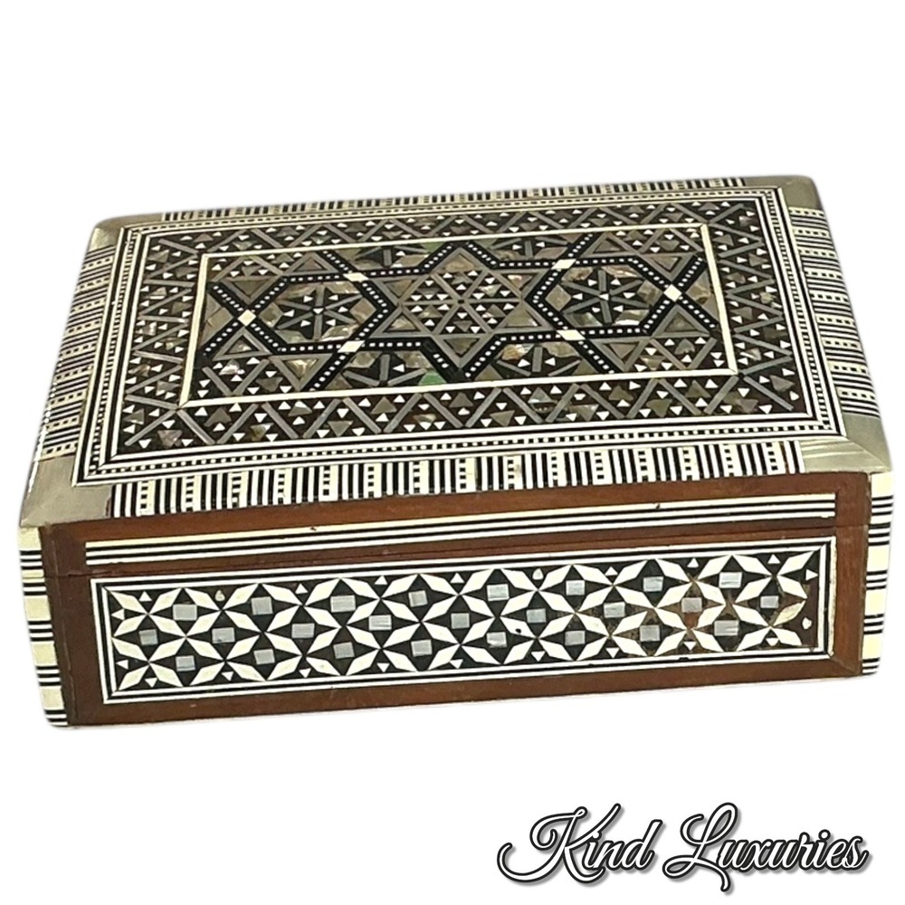 Vintage 1970s Egyptian Marquetry Mother Of Pearl Inlay Malachite Trinket Box
